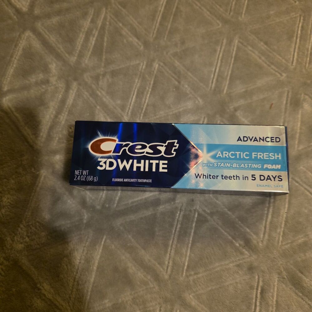 Crest, 3D White Advanced Teeth Whitening Arctic Fresh Toothpaste, 3.3 Oz